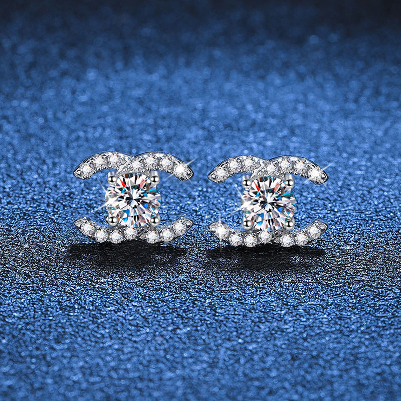 [AW]CHIC INTERLOCKING DOUBLE-C MOISSANITE STUD EARRINGS