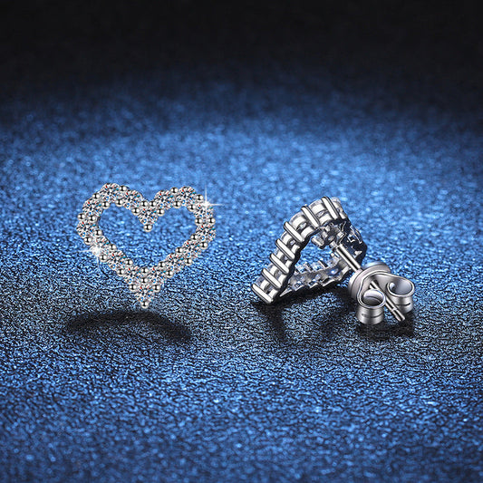 [AW]SPARKLING HEART-SHAPED MOISSANITE STUD EARRINGS