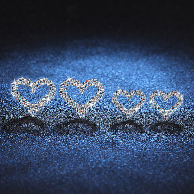 [AW]SPARKLING HEART-SHAPED MOISSANITE STUD EARRINGS
